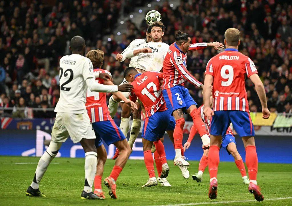 皇马强势法国,阿尔瓦雷斯一己之力扛起全队 皇马强势法国,阿尔瓦雷斯一己之力扛起全队