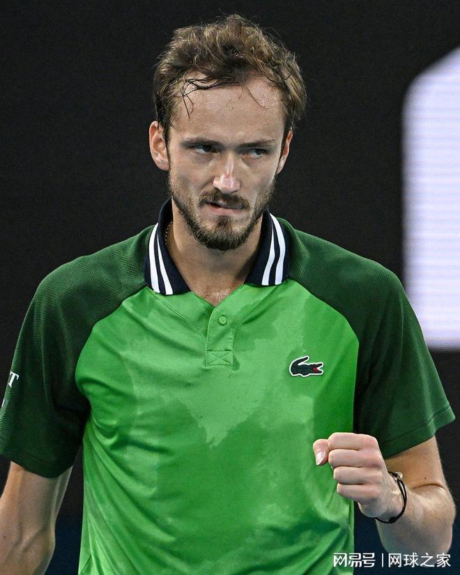 关于法国网球队横扫西班牙网球队,梅德韦杰夫关键制胜的信息 关于法国网球队横扫西班牙网球队,梅德韦杰夫关键制胜的信息