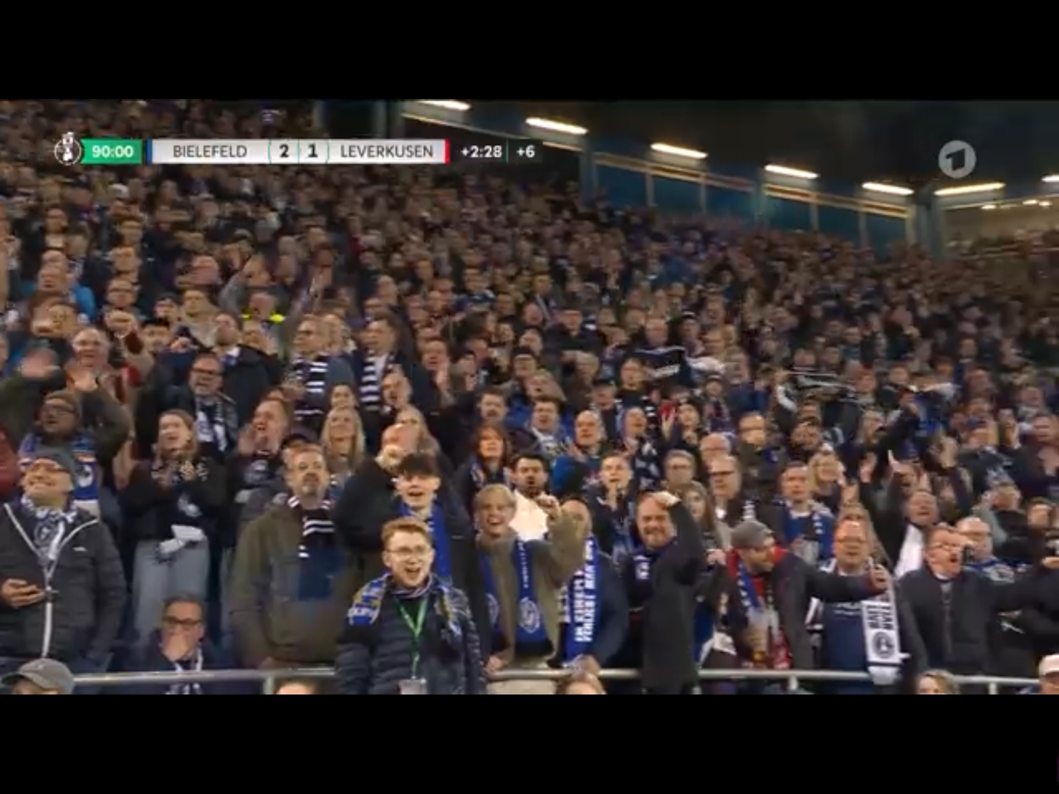 德国网球队血洗英国网球队,费德勒制霸全场 德国网球队血洗英国网球队,费德勒制霸全场