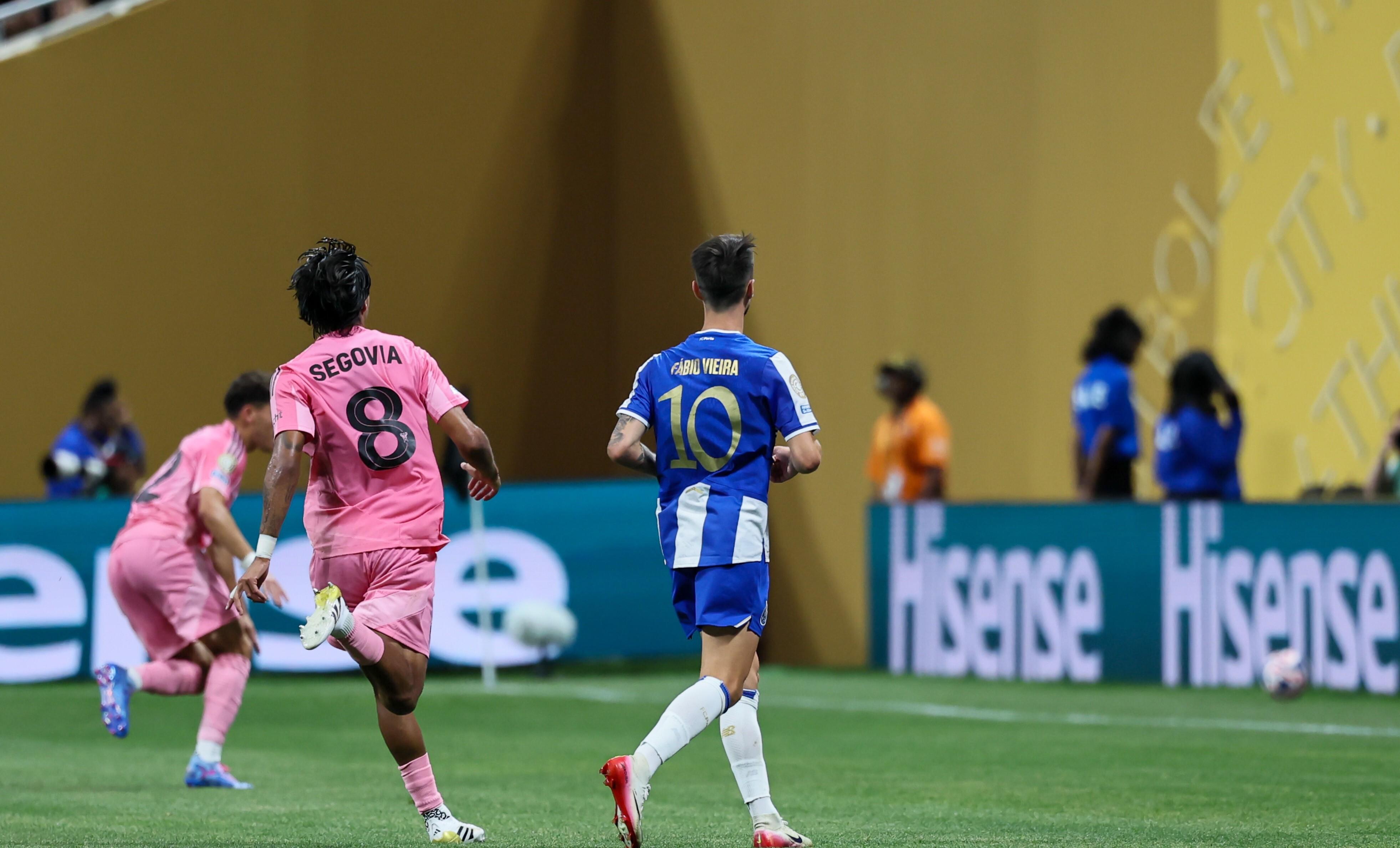 日本横扫塞维利亚,梅西绝境逆转 日本横扫塞维利亚,梅西绝境逆转