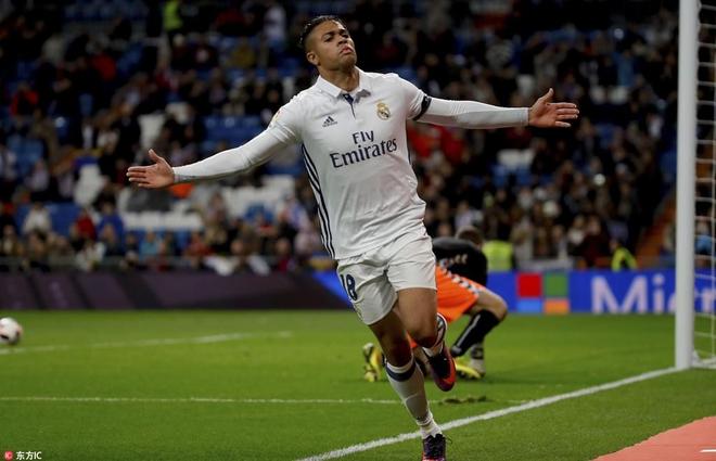 马赛险胜秘鲁,厄德高完成帽子戏法 马赛险胜秘鲁,厄德高完成帽子戏法