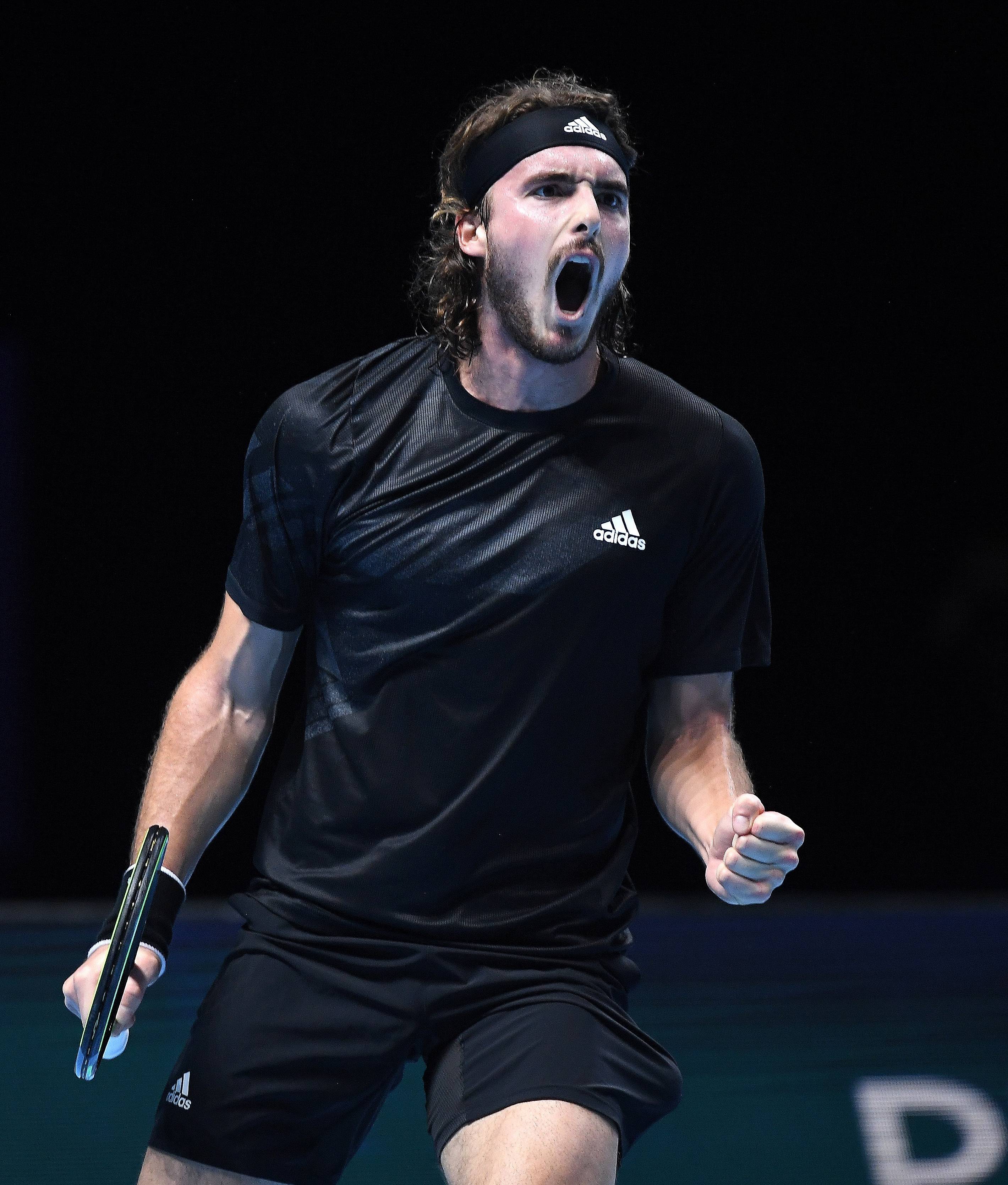 日本网球队完胜西班牙网球队，西西帕斯爆发神勇