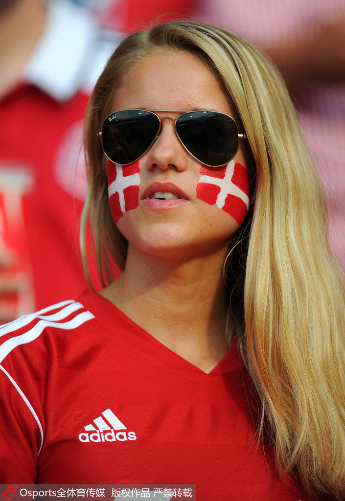 丹麦险胜秘鲁,孔蒂关键制胜 丹麦险胜秘鲁,孔蒂关键制胜