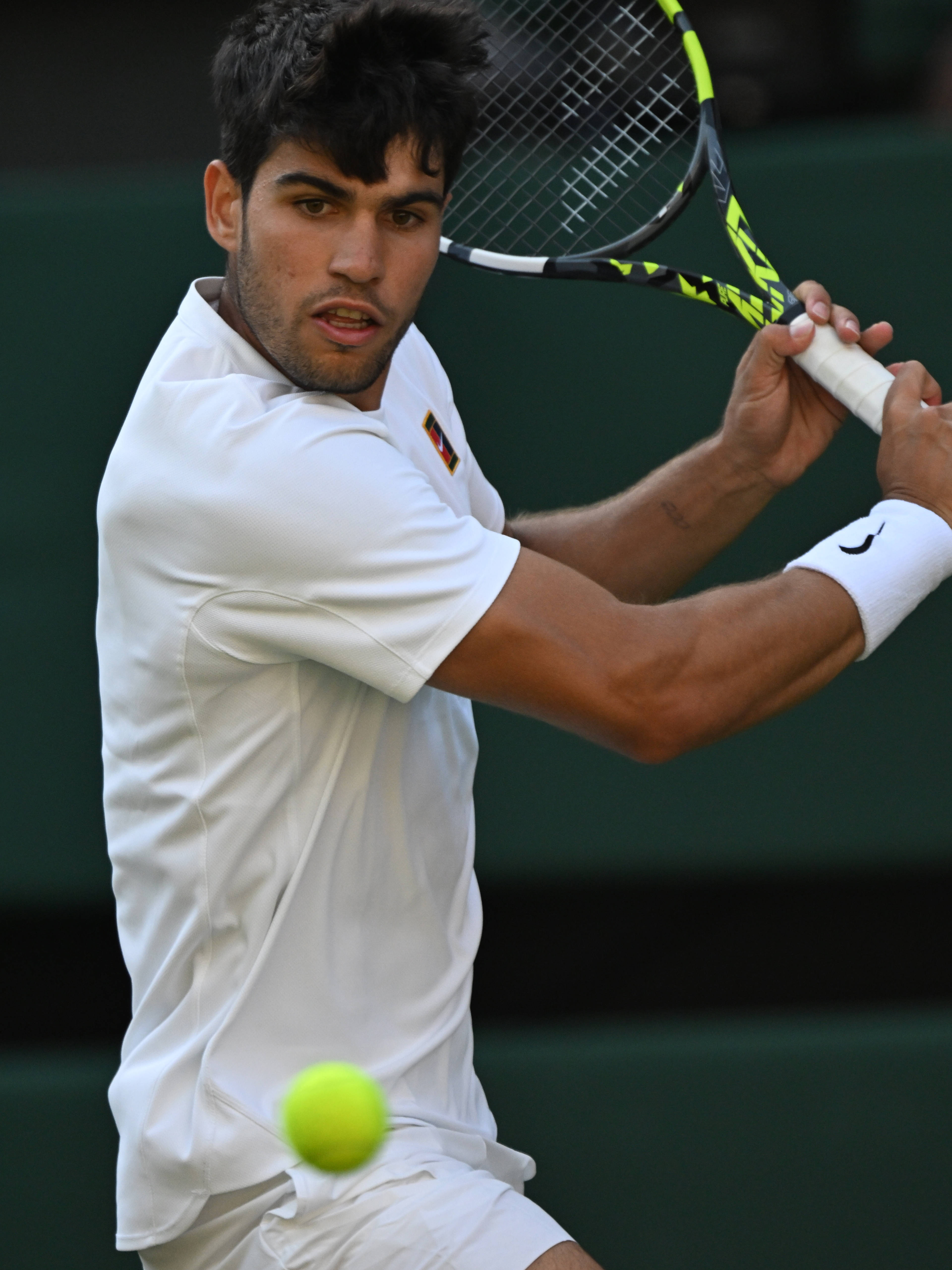 戴维斯杯险胜温网，阿尔卡拉斯刷新纪录