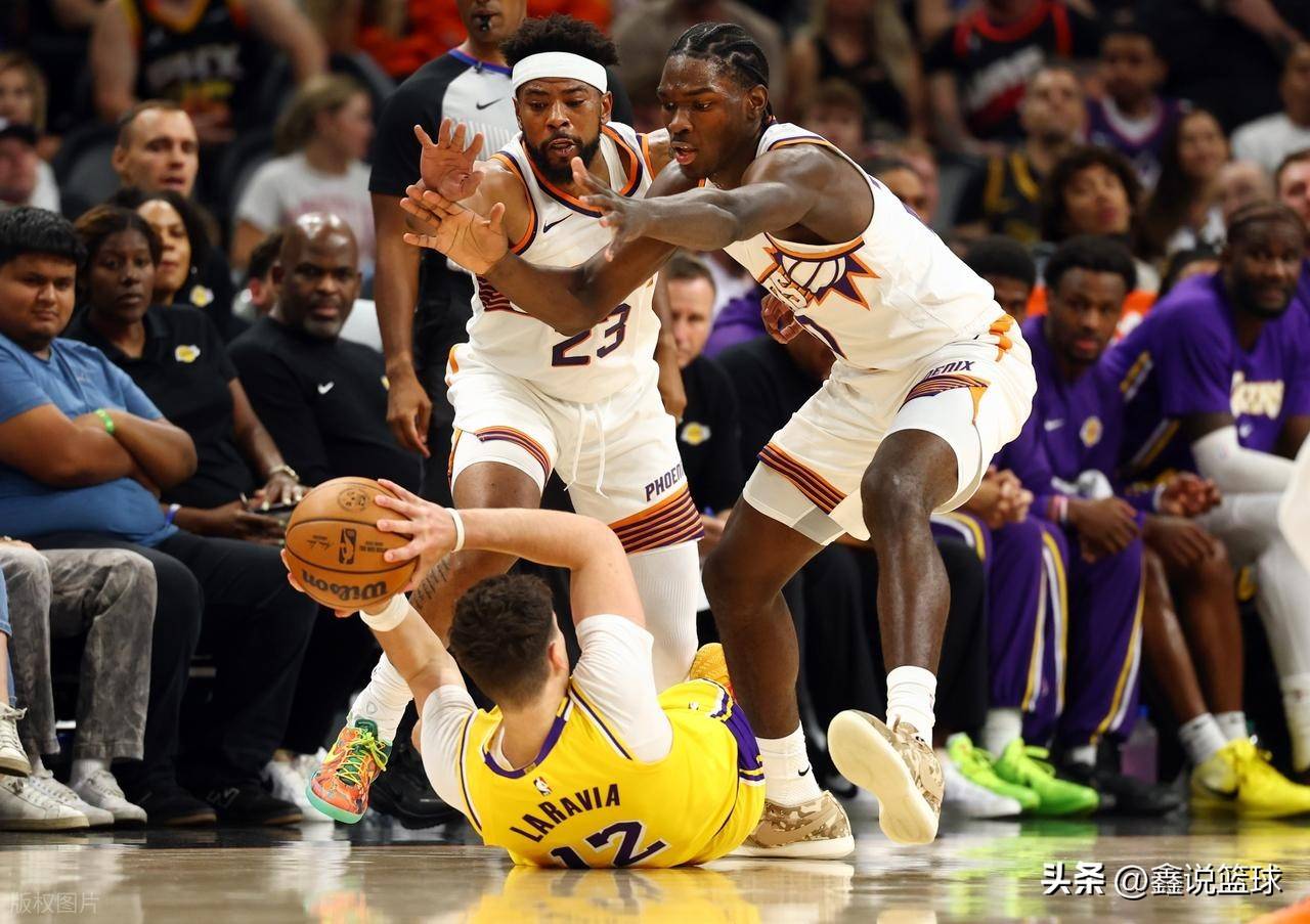 太阳碾压湖人，库里扛起全队