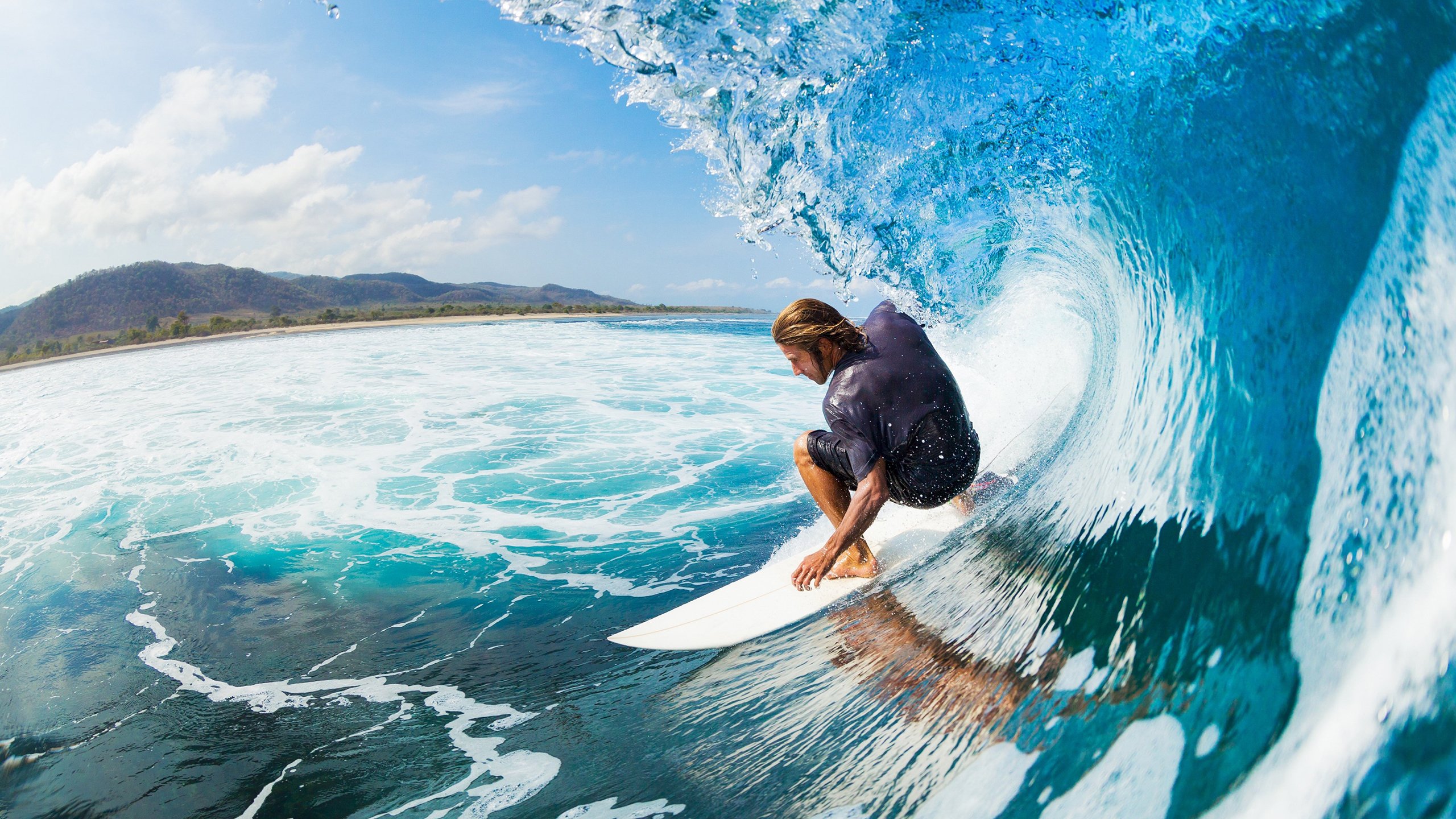 两场撕裂的季后赛，一道深刻的生存法则