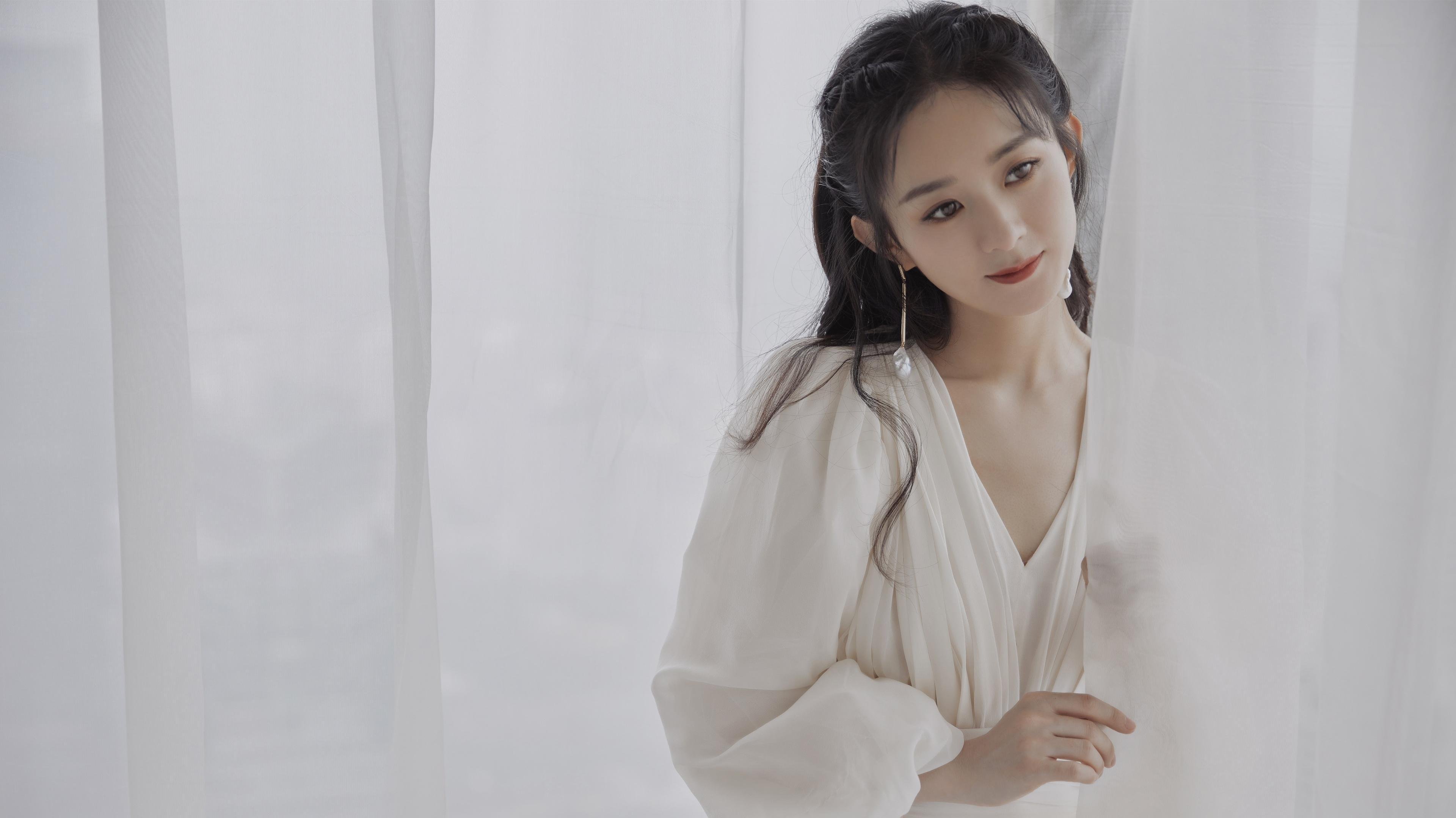 冷门横扫背后的微光成炬,布伦森如何化身广厦冲垮雄鹿的关键密钥?