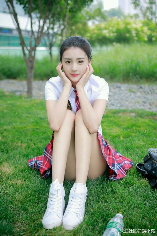 终场哨响前的弯道,维斯塔潘如何绝杀勒克莱尔