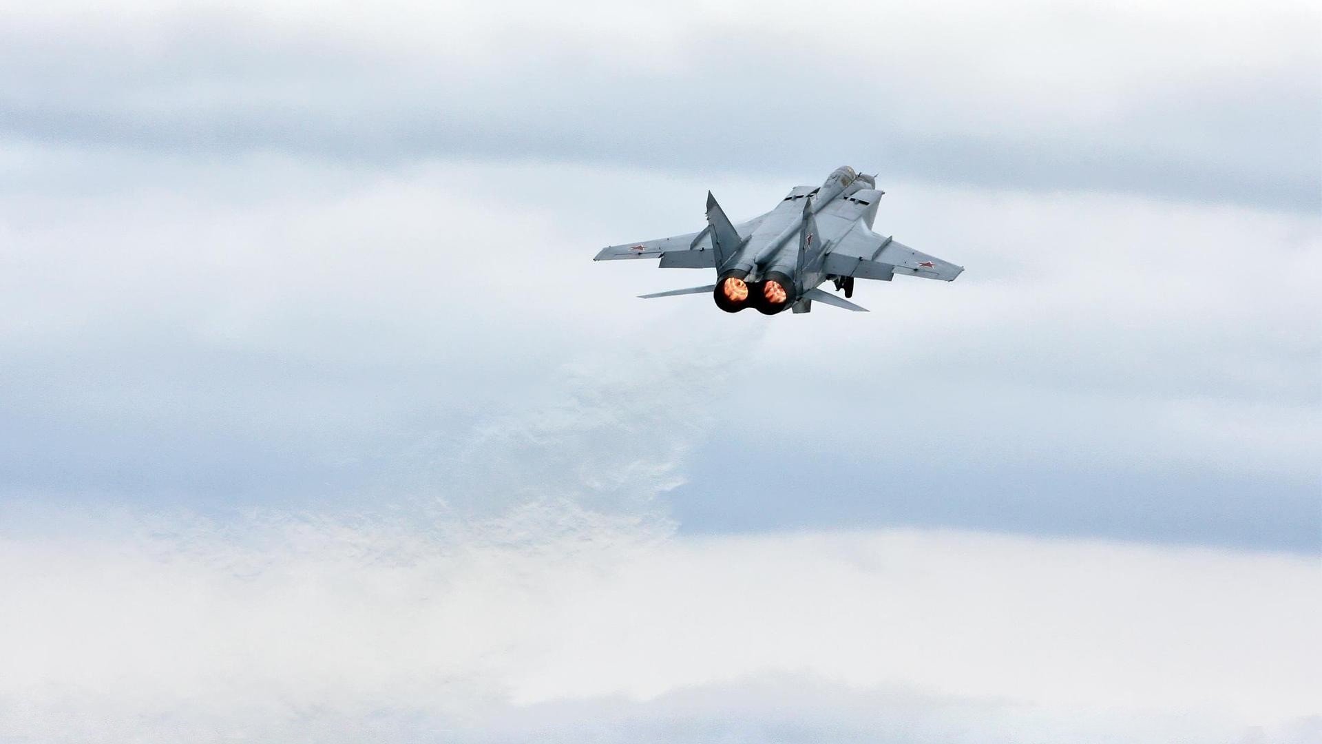 东决关键战之夜，库里用实力证明自己