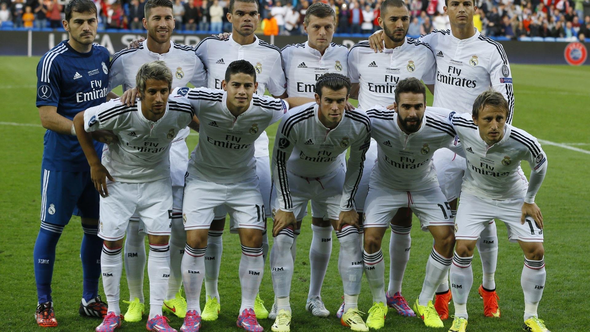 双重赛道上的统治艺术，当黄金传球撕裂防线，精密走线征服街道