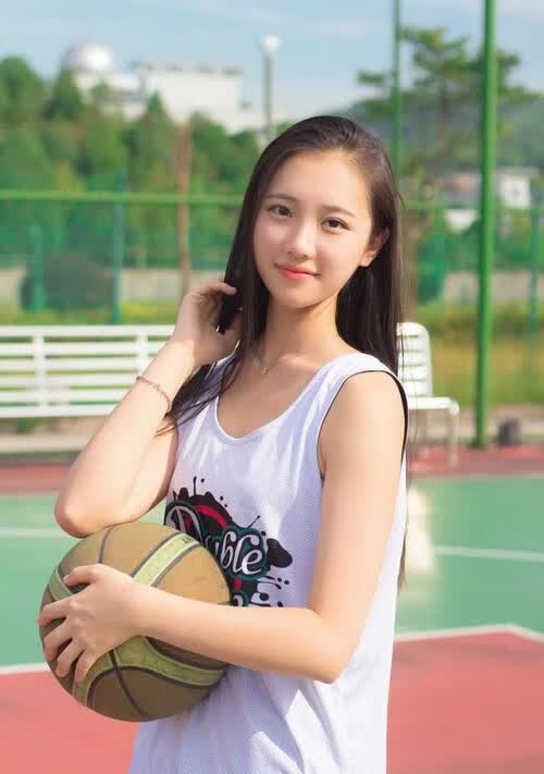 蓝白狂想曲，当乌拉圭的坚韧碾过智利的铁血，穆西亚拉用天才之火照亮逆转之夜